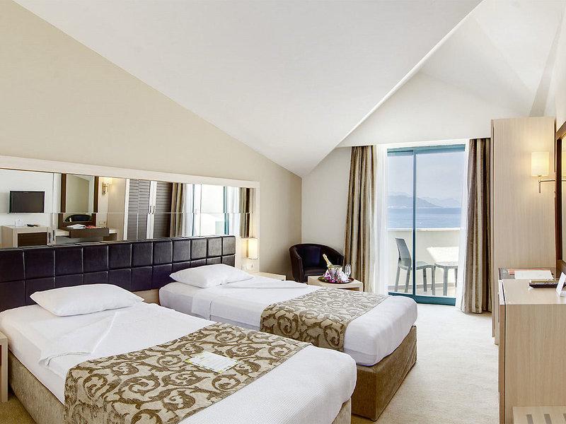 30537D60BA1BFA9AD736F8780E116561