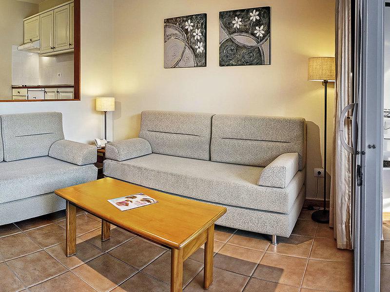 FB3A3168F1A8A95A2A7B4FCC2165F797