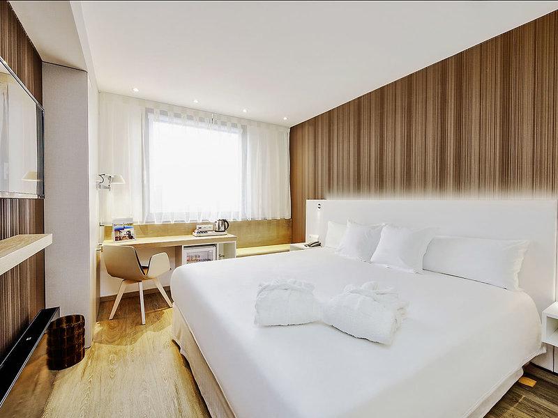 E9C653FCDE4DCA34D5C086FFBCB66C40