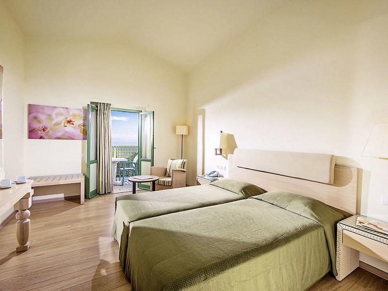 00FBD0B48669BA2E25F0C4B1165EC762