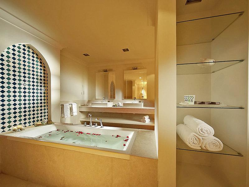 AE91463CB898BE37A7EAE78D6C6228CB