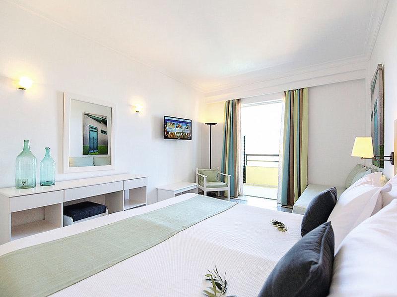 FBF16DA7BF84F3F7A6E6F3FEA194050B