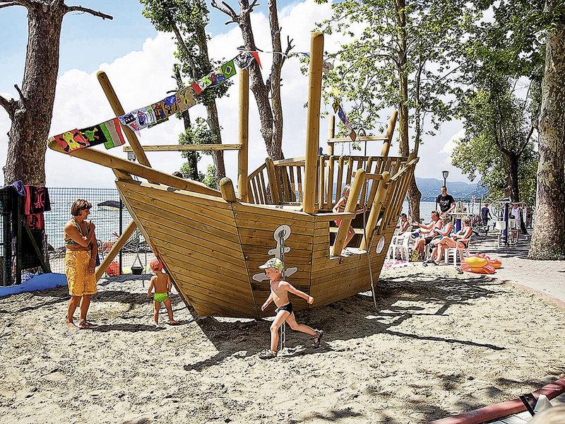 D124C19E6C4C083BEB1800DAF19A11B3