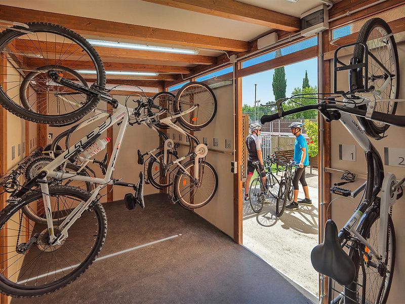 738E6381DA8B3326011C88DF3517D9D6