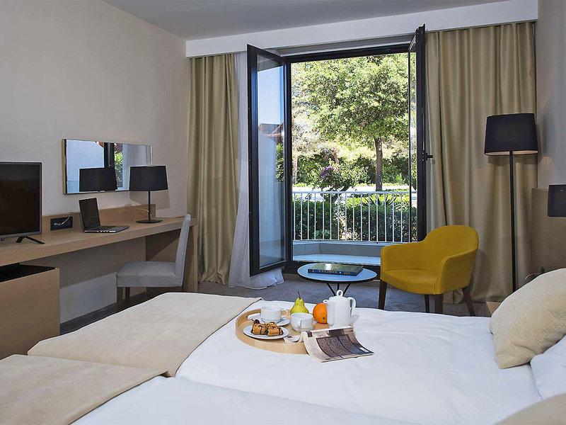 53E7745E5F6B261DD5D294D87C06AEDF