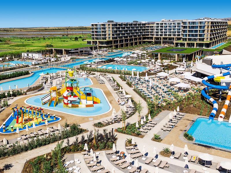 F5FC69B746D14A22D81613D66AE73E7F