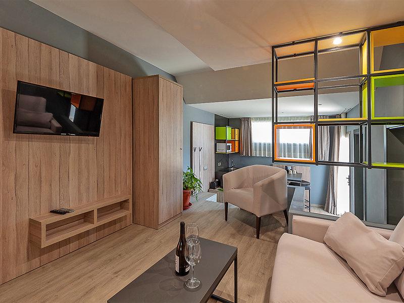 E8F4E4218282231358639E79FB6C236B