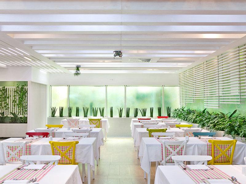 24B5E136C745F6740880632582F293A1