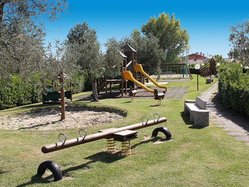 3D39824F128FEFDDEE4D6180AF8039E7