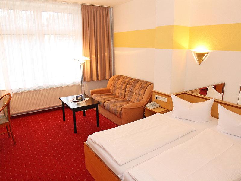 C881692BDD105C2E36A15F92B15FD003