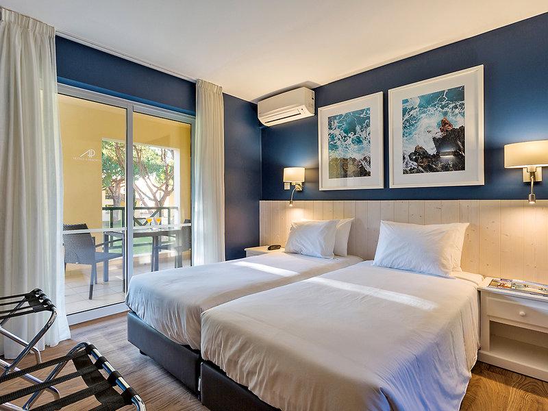 3827B18B163684A8BED4BEC50624C148