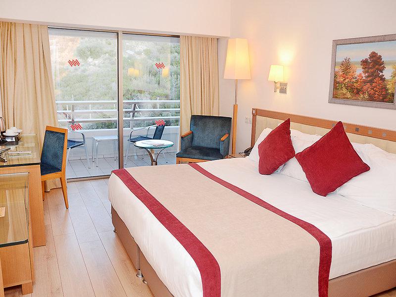 AAA267460E04FED72BC3FD086FFD1776