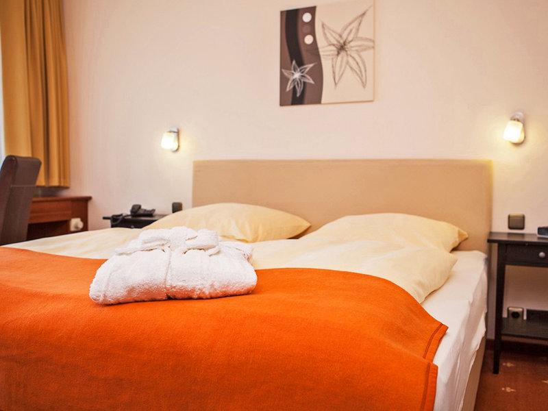 A597F7A9F2A2B15CA711D3F4239E333E