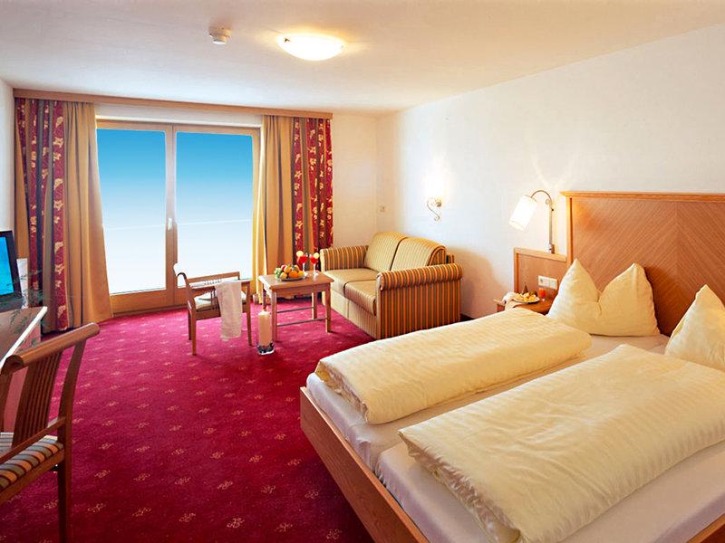 0350AF7547208EE8C796FE8CF091E8C3