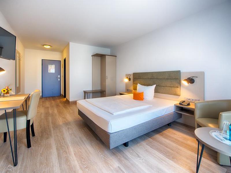 20A7EA8FD24A4FDB64FB13031F7823D4