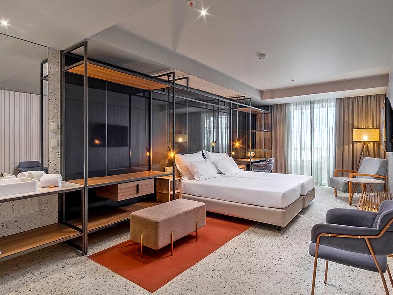 975E4B17EEFD3943E633EA481C71C49E