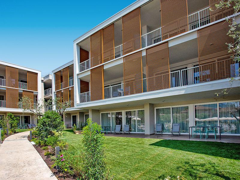 59D8F9CE452AE9F654C8AE3A4A6ADC1A