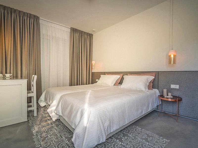 69F3B5FCBF312942E8908BF189F8649E