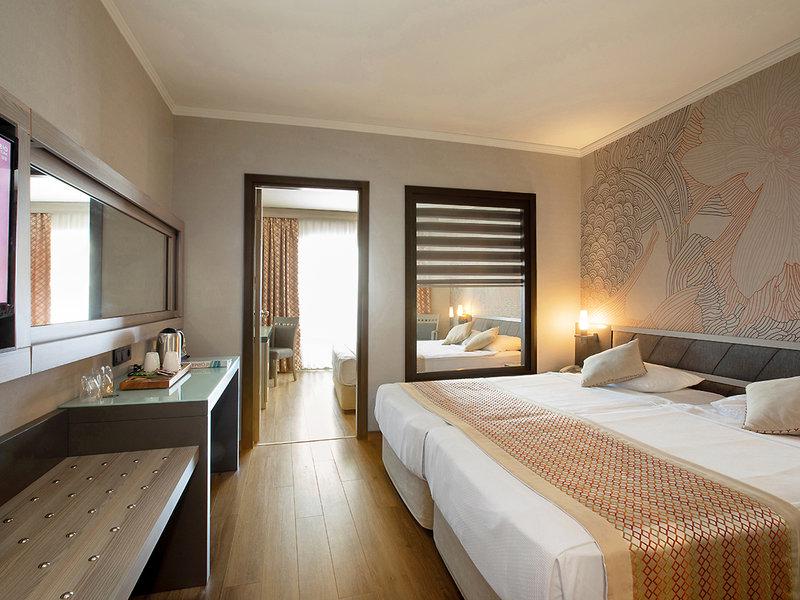 25768BA5DC9A4AC6C8320F883AF1896D