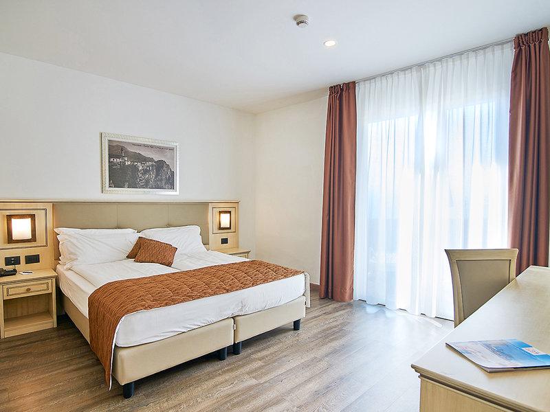 3919E8A3595C69644DA581FD29A3B12A