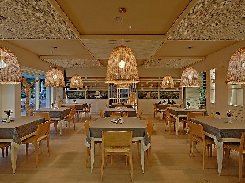 CBE74FE83FE0837B4848F2BBD20B3C76