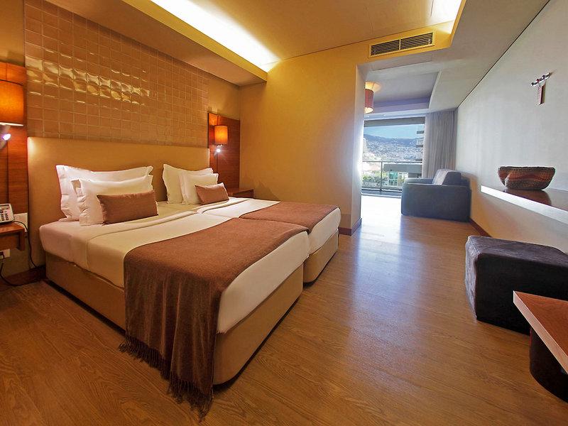 552A457FD94AA0B43BCB618D770CE218