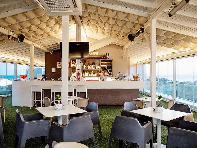 8FAF2646A7F7B4A2A19D2F4A6F80B878