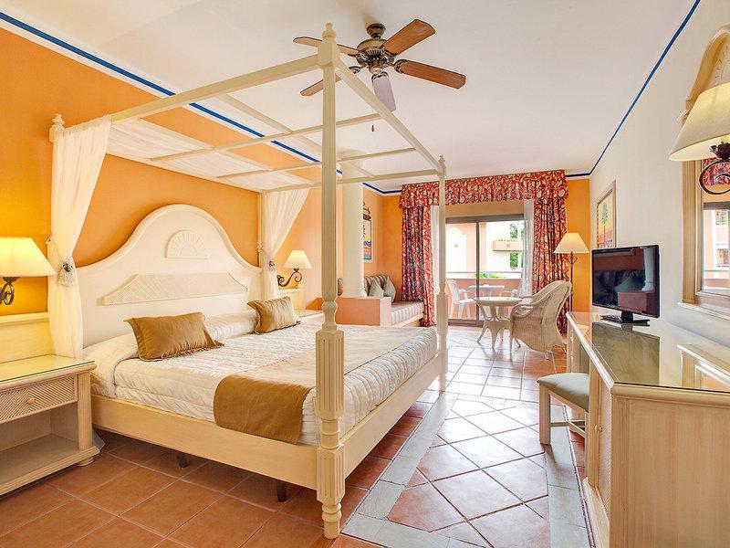 EFB6B5F624A4CC018834B55C0AFD2796