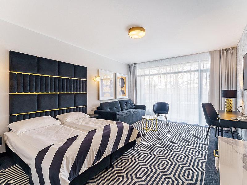 EA3A81CF0B863421C1705F1F581677CD