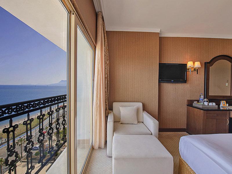 8663208E3A18403F43D230CF4F3EFBCD