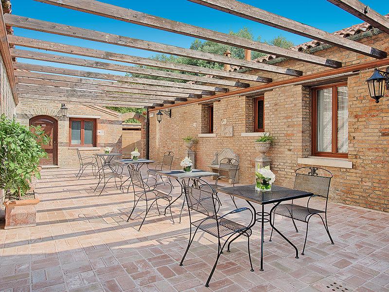 5C747A3B2BA2D742DA4AC1E673F9D18B