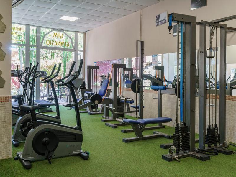 0F4DCA261D30C327F83373B48B640102