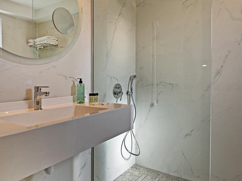 B52A68B4F4C9FA69C3AC14DB08CC0D44