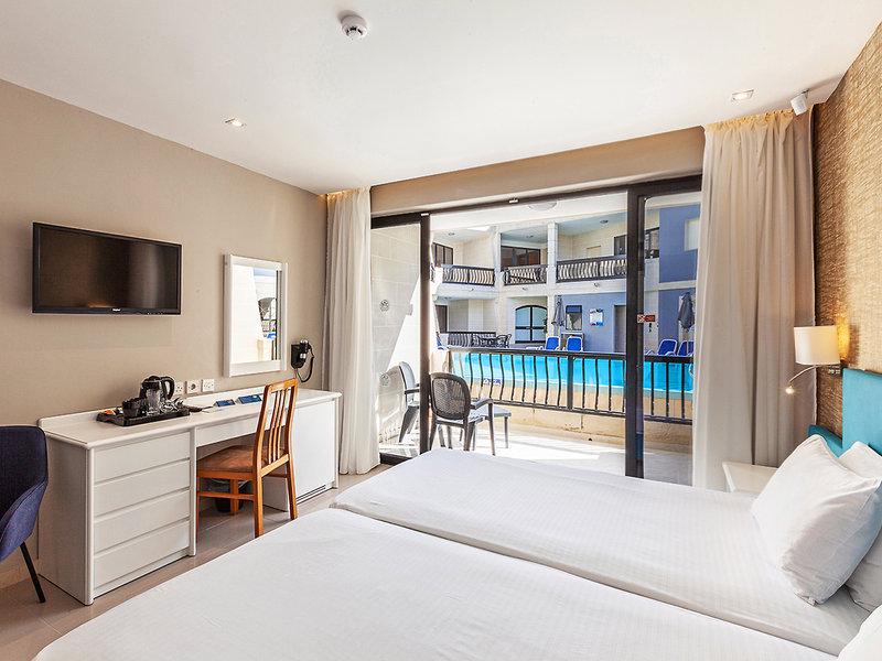 CC438EEAE57F399A38E7B2808ABD5835