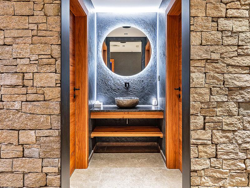 CA56E08A1EEBE6BDF53F9B0D293DC6E0