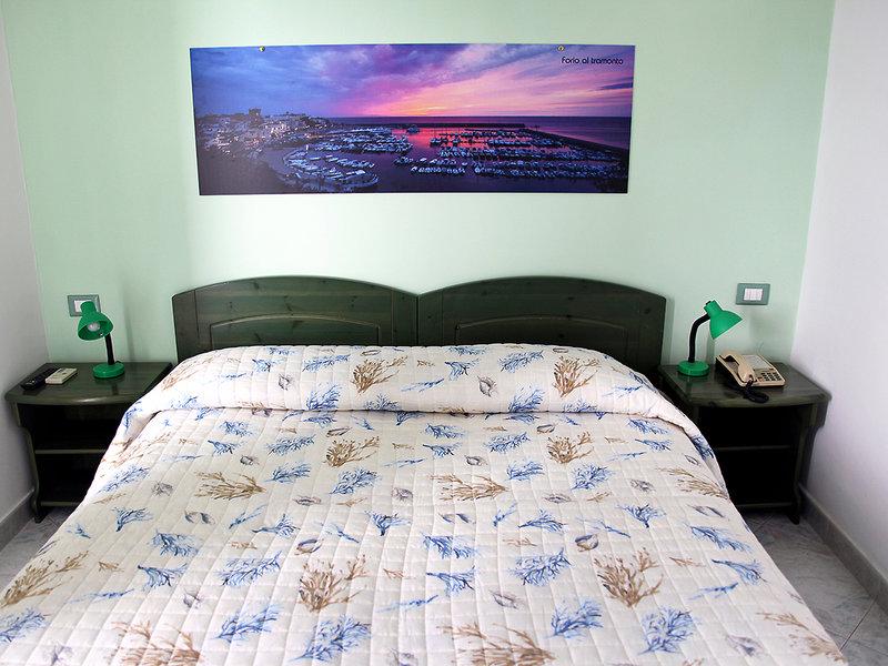 A2AE8BA1AE27DD6015870A578F822392