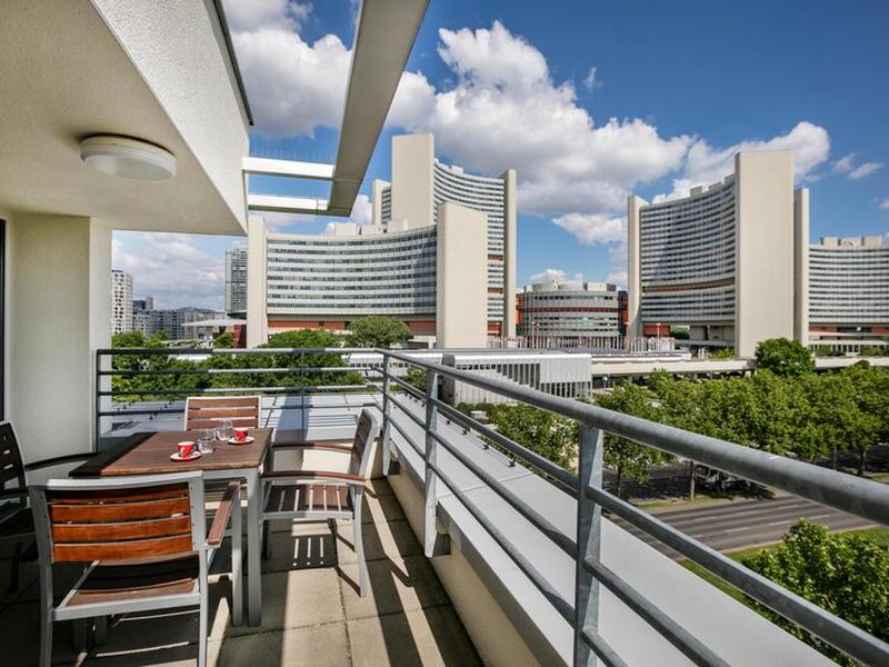 B6458CE6BF65E11972A46D797E66A14F