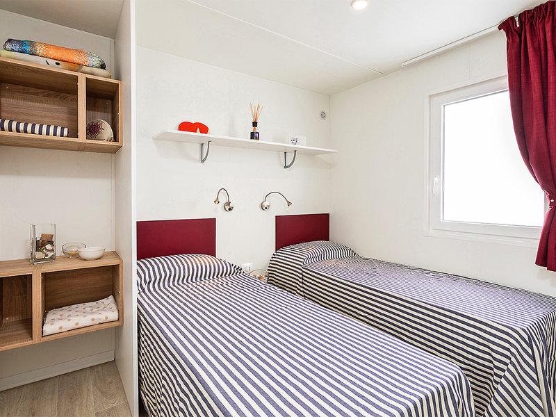 83B90CE30E567683A8589FBE5823E56B