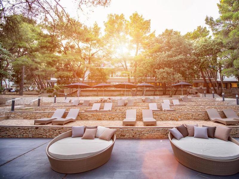 78A147BF4F0834F5C7EA21A45D2A9A03