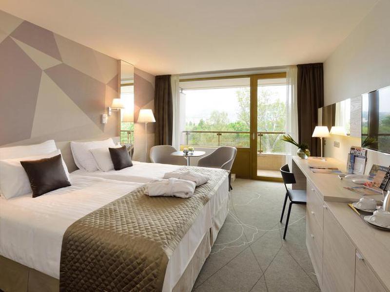 8D73A054FE270081F76A537A10A86927