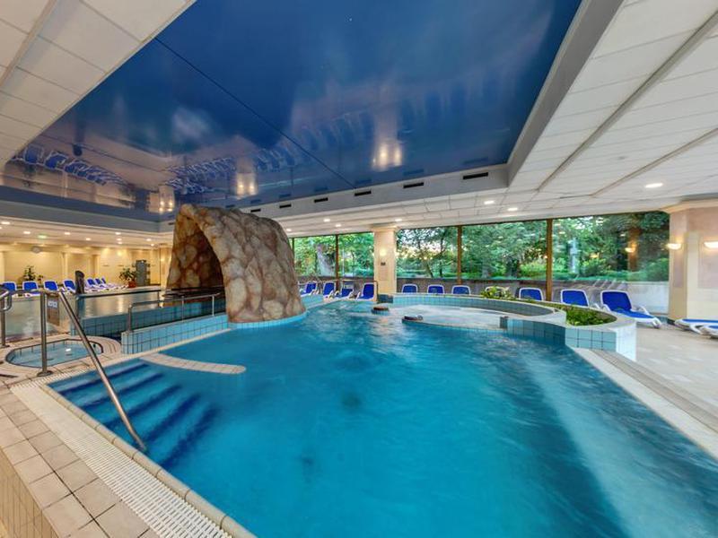 65FEE4E17E4E1F5FFC33D4C42CBCC597