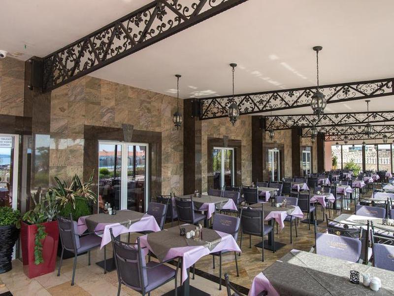 7C949B10F15F90F50231AE7EFE230FD3