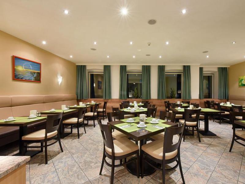 C4D176AA60D404F07117030892B3FD0A