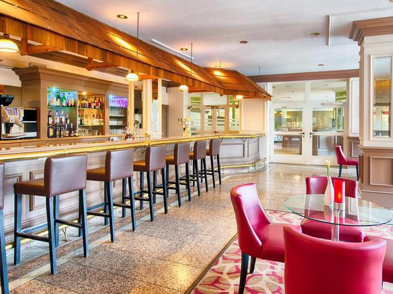 EF0910306A083FBE7241F3EC68CEB7EE