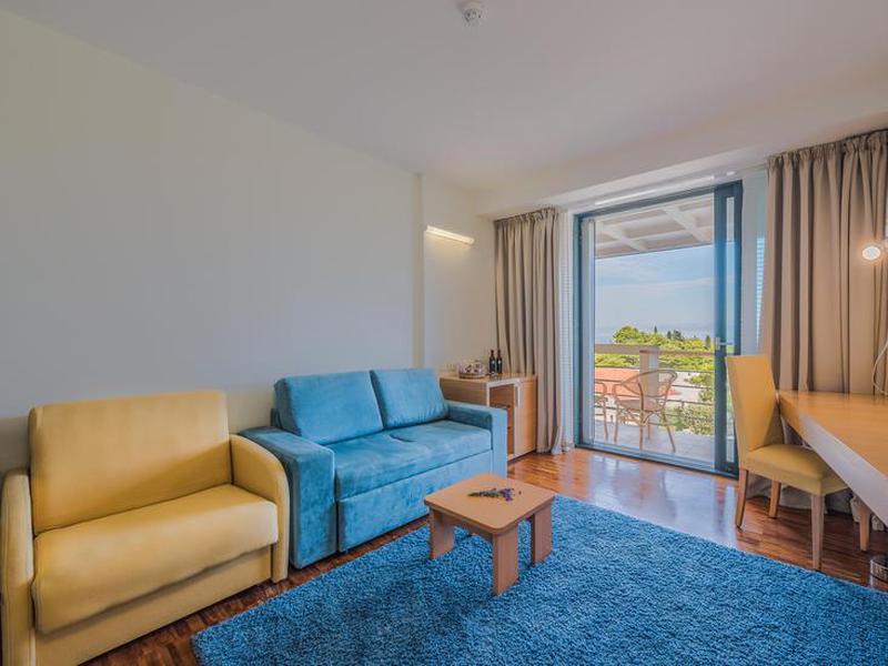 20364FCA38AB629BF37D2A27582525D7