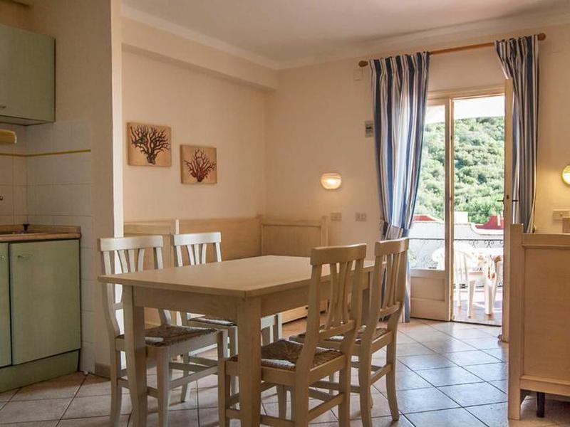 C06AD482F1B4F7E43A6BCC357FC1534D