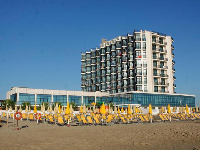 20CEE8DBE25AD2538E92F70C432A5A2A