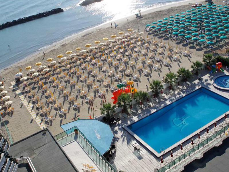 3035AF9D428FA2837857216D258B78A2