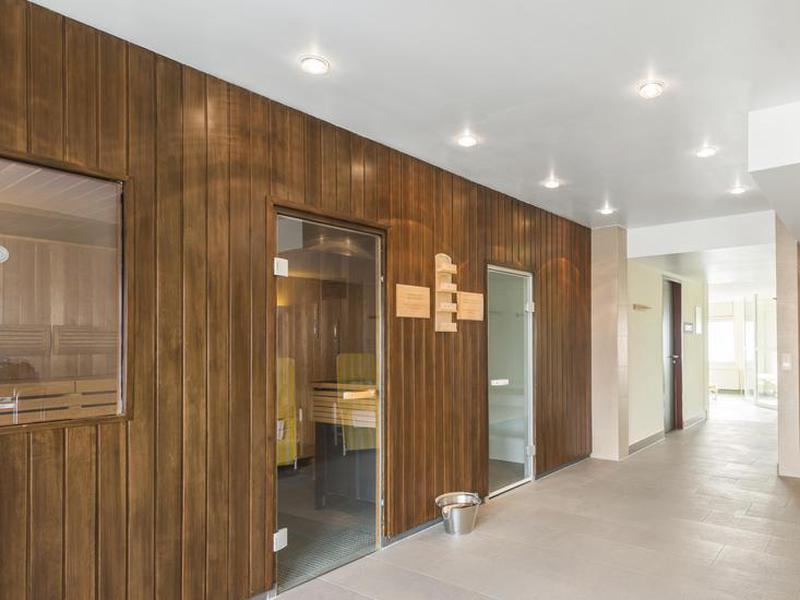 71BB6F52B38E6C93F063D62552B4E4E3