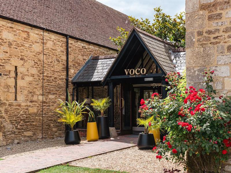 voco Oxford Thames by IHG